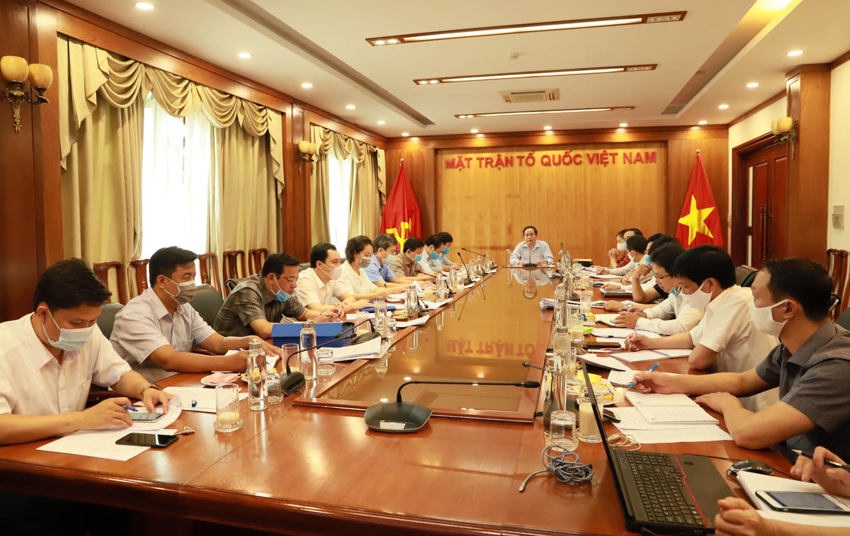 Quang cảnh cuộc họp.