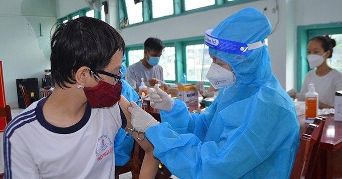 Học sinh được tiêm mũi một vào ngày 16/11.