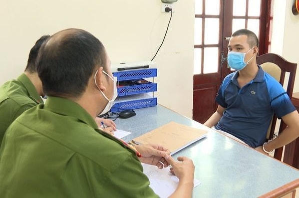 Đối tượng Phương tại cơ quan chức năng. 