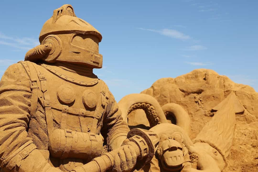 Tác phẩm của nghệ sĩ Baldrick Bucklecarved tại triển lãm điêu khắc cát “Under the Sea” ở Melbourne, Úc.  