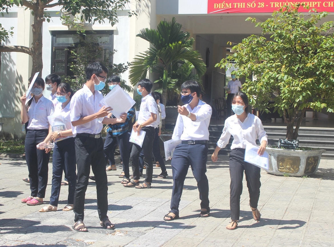 Các thí sinh dự thi tốt nghiệp THPT năm 2020.
