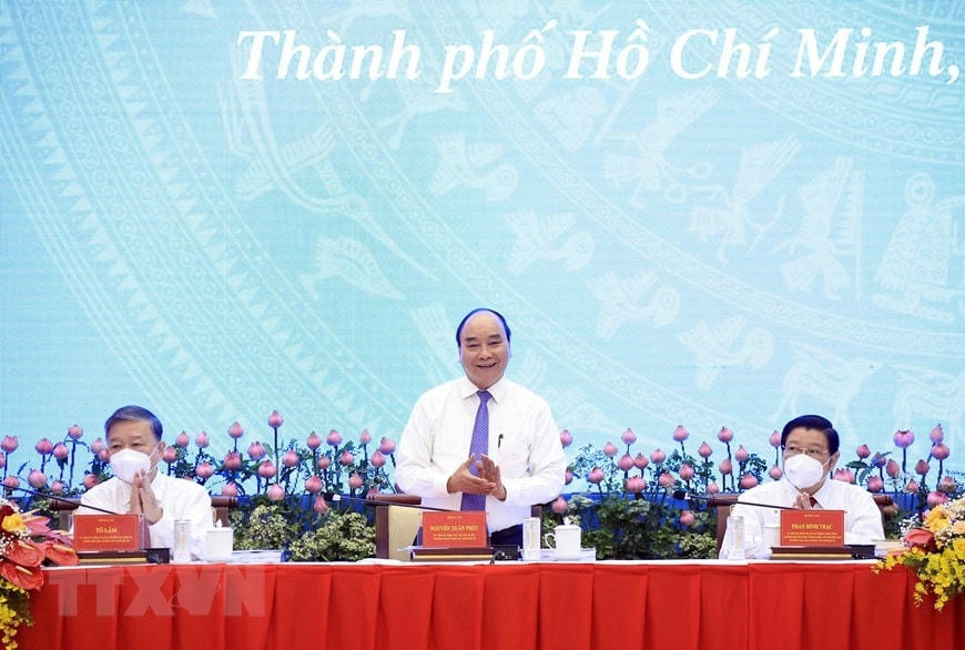 Chủ tịch nước Nguyễn Xuân Phúc chủ trì Hội thảo quốc gia lần thứ 3 về xây dựng và hoàn thiện Nhà nước pháp quyền xã hội chủ nghĩa. (Ảnh: Thống Nhất/TTXVN).