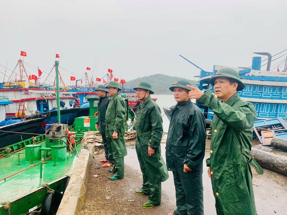 Cơ quan chức năng tỉnh Nghệ An kiểm tra công tác phòng chống bão số 2.