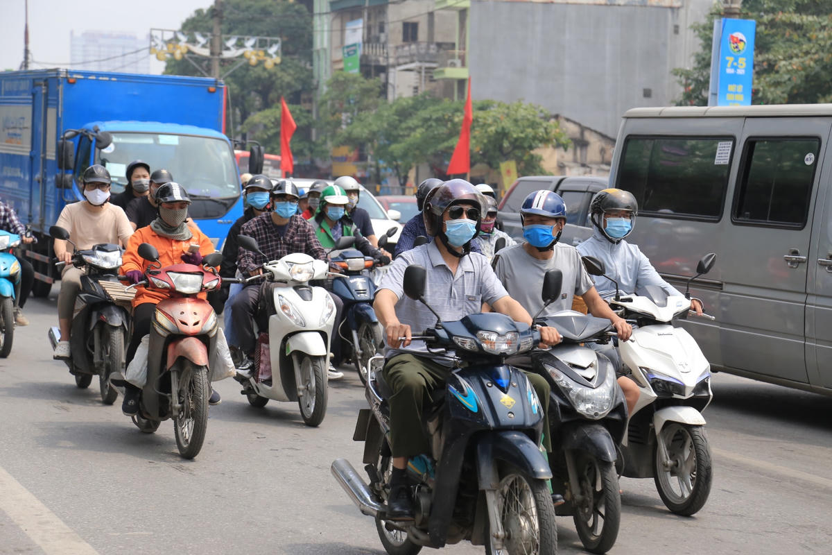 Ghi nhận đa số người dân đã ý thức, chủ động đeo khẩu trang để phòng chống dịch bệnh Covid-19.