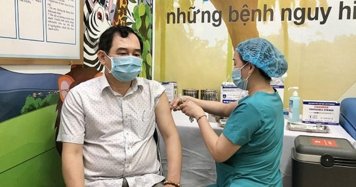 Tiêm vaccine Covid-19 tại Quảng Ngãi.