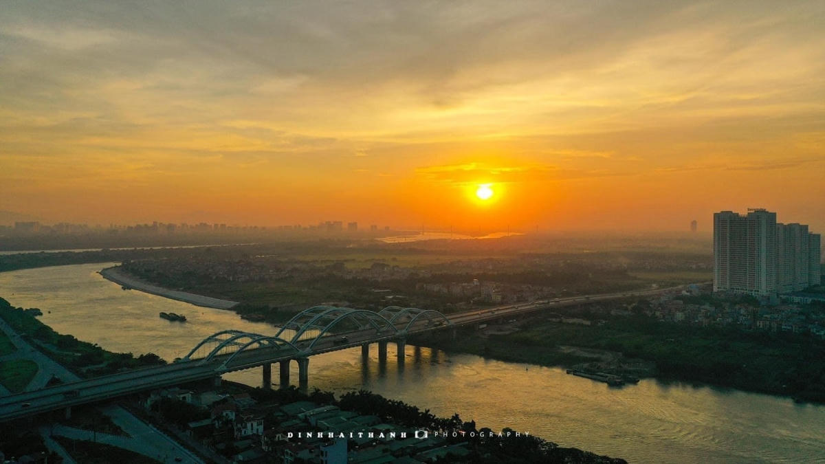 Cư dân Eurowindow River Park có đặc quyền ngắm bình minh và hoàng hôn trên sông mỗi ngày. Ảnh: Nhiếp ảnh gia Đinh Hải Thành.