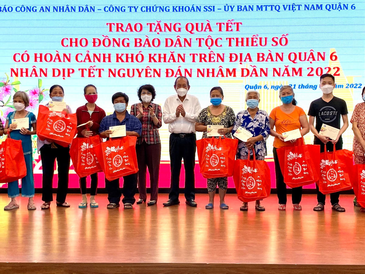 TP HCM tặng 400 suất quà cho đồng bào dân tộc thiểu số khó khăn
