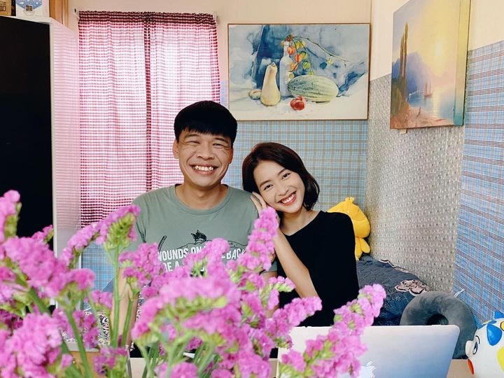Khả Ngân khiến khán giả của “11 tháng 5 ngày” thích thú với drama Nhi và Long đần kết đôi. Tuy nhiên đây chỉ là hậu trường của bộ phim.