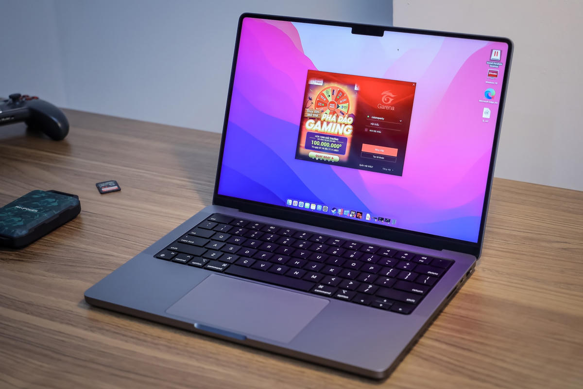 Cận cảnh MacBook Pro 'tai thỏ' tại Việt Nam, giá hơn 50 triệu đồng