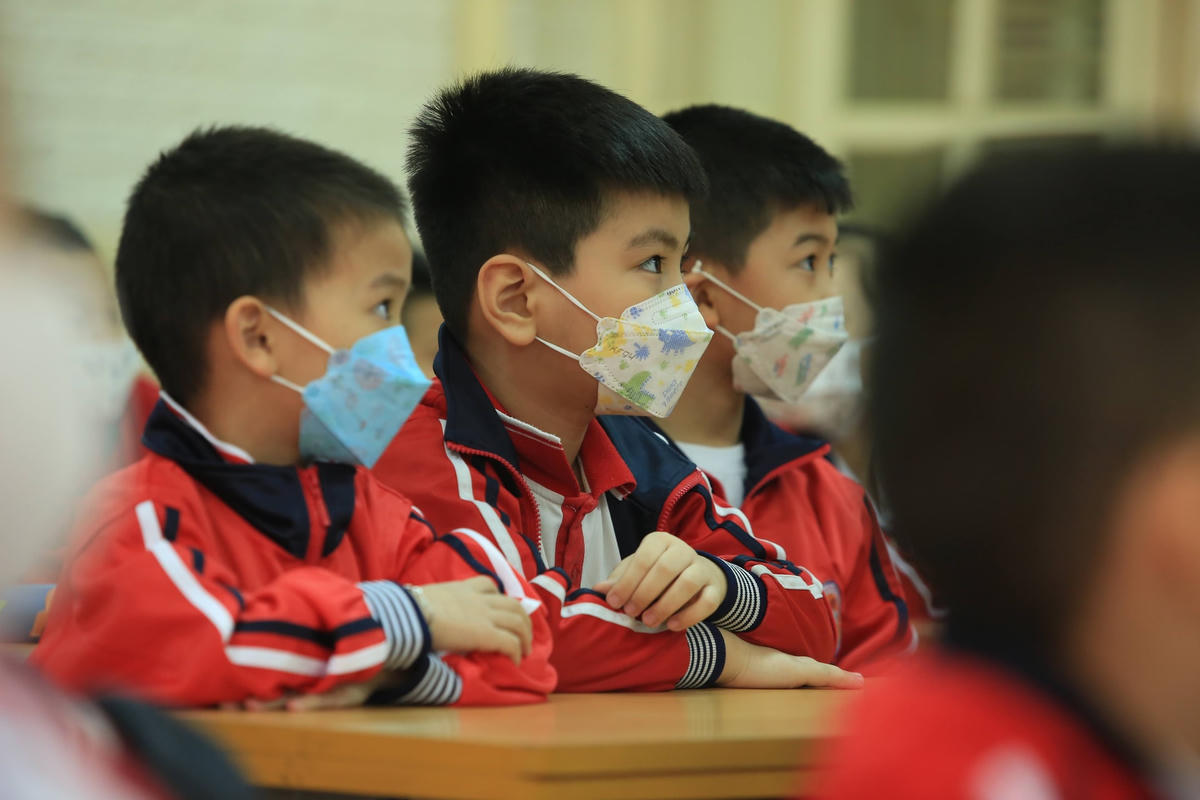 Để mở cửa, trường học phải đạt yêu cầu an toàn trong phòng, chống Covid-19 theo hướng dẫn liên ngành của Sở Y tế, Sở Giáo dục và Đào tạo; xây dựng kế hoạch diễn tập và xử lý khi ghi nhận F0 tại trường.