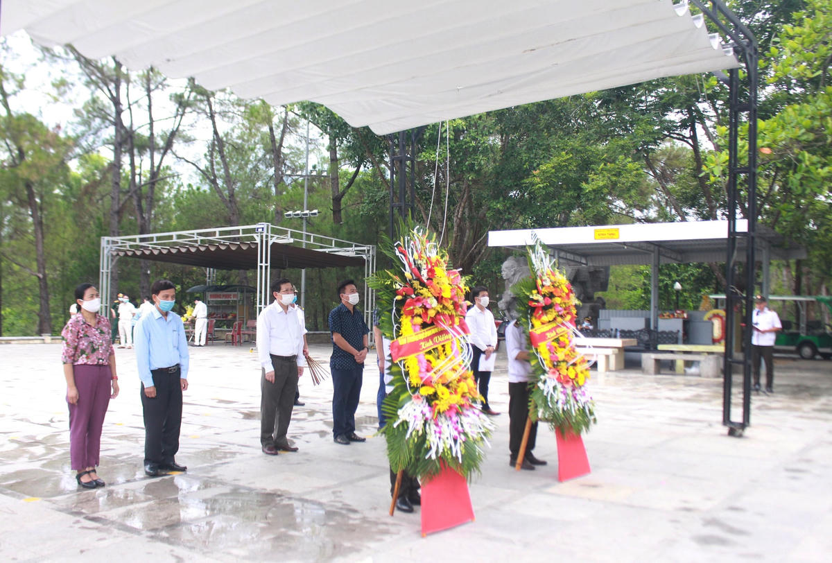 Tri ân công lao của các anh hùng liệt sĩ và người có công với cách mạng 