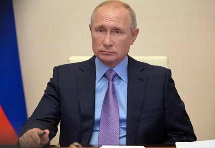 Tổng thống Nga V.Putin trong một cuộc họp bàn về ngân sách liên bang năm 2021 và kế hoạch giai đoạn 2022 - 2023.  