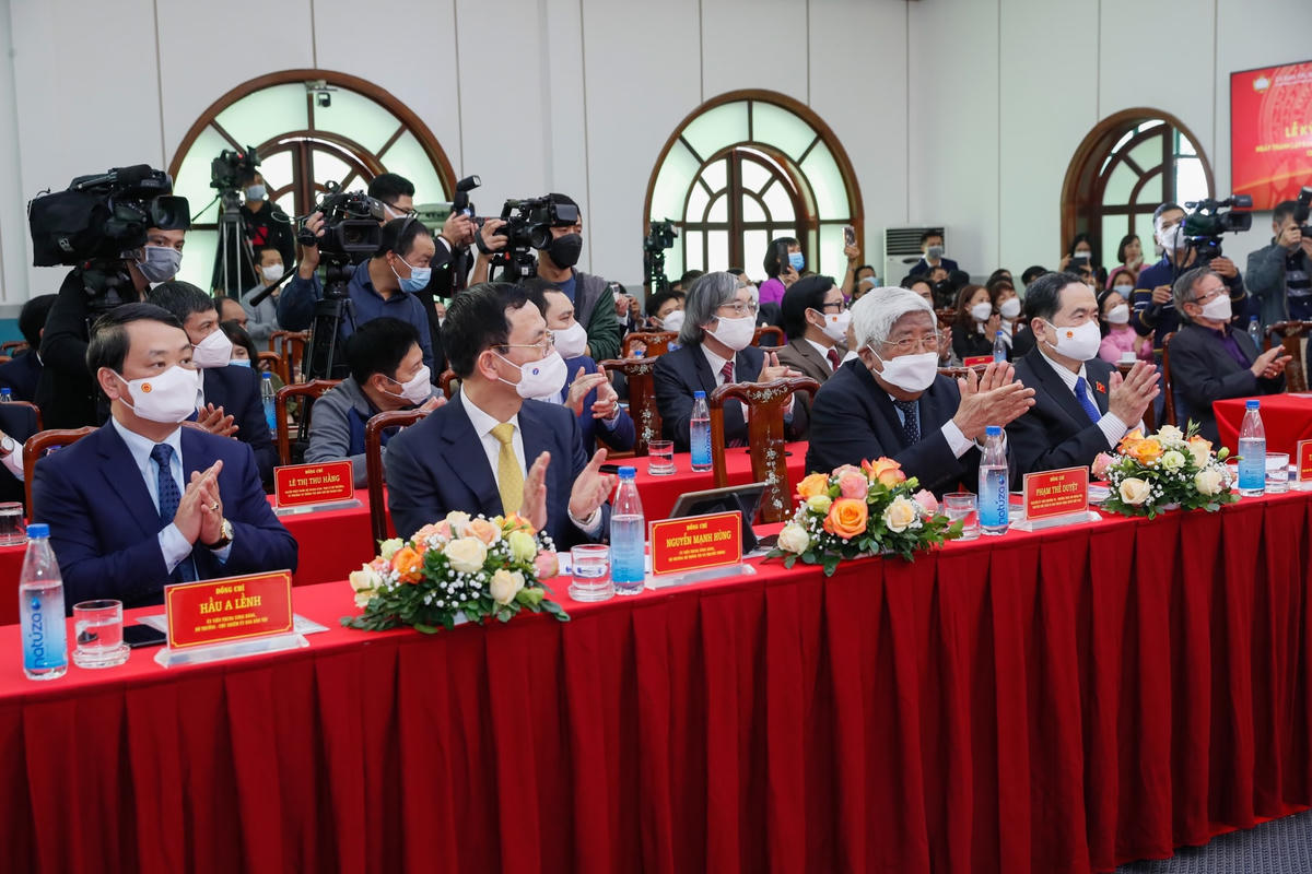 Các vị lãnh đạo, nguyên lãnh đạo Đảng, Nhà nước, MTTQ Việt Nam tham dự Lễ kỷ niệm.