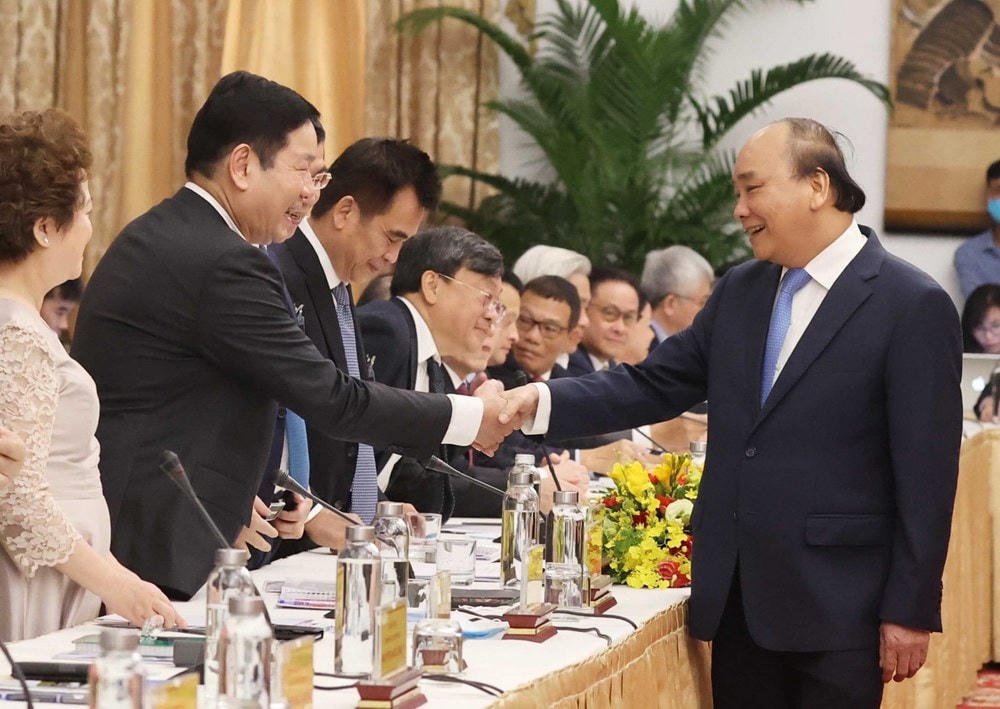 Thủ tướng Nguyễn Xuân Phúc với các đại biểu dự cuộc “Đối thoại 2045.” (Ảnh: Thống Nhất/TTXVN).