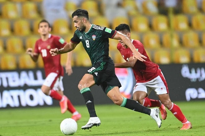 UAE buộc phải dồn lên tấn công trong trận đấu với đội tuyển Việt Nam.