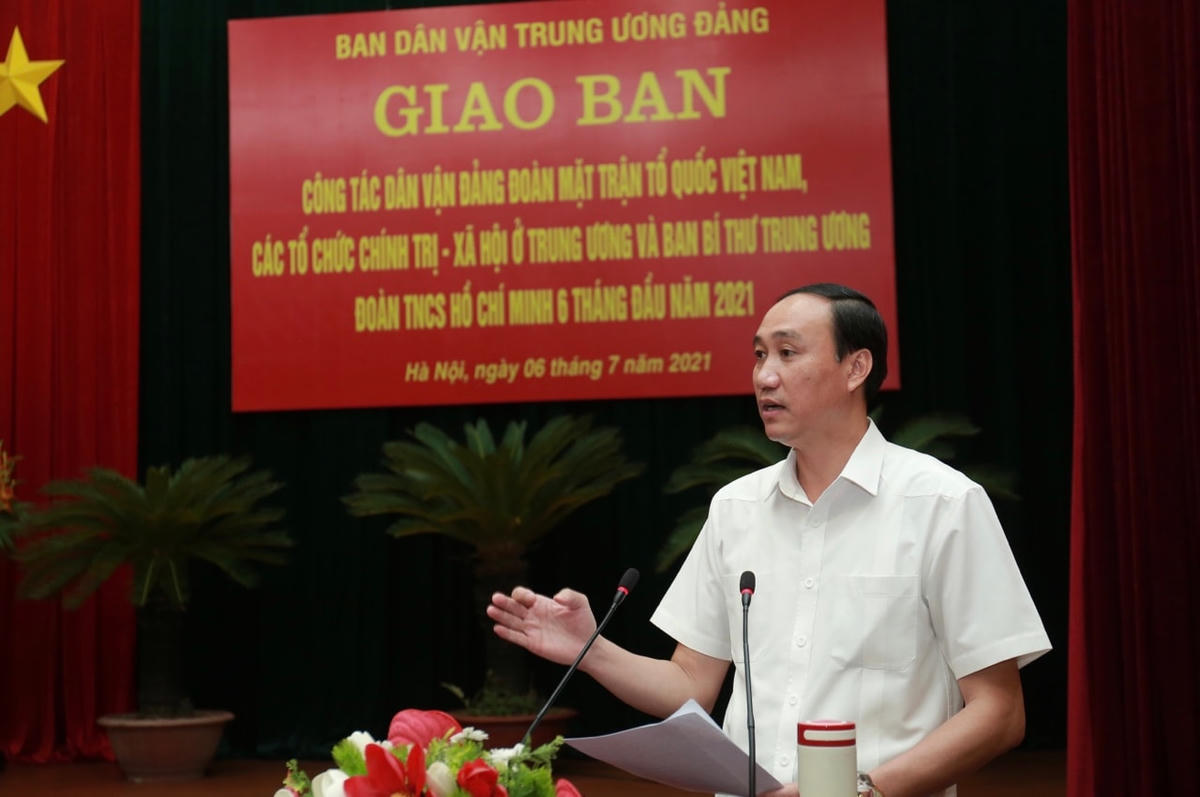 Phó Chủ tịch UBTƯ MTTQ Việt Nam Phùng Khánh Tài phát biểu tại Hội nghị.
