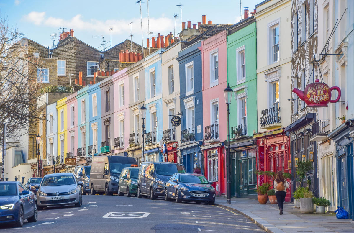 Khu phố Notting Hill nổi tiếng ở thủ đô London, Anh. Ảnh: CNN.