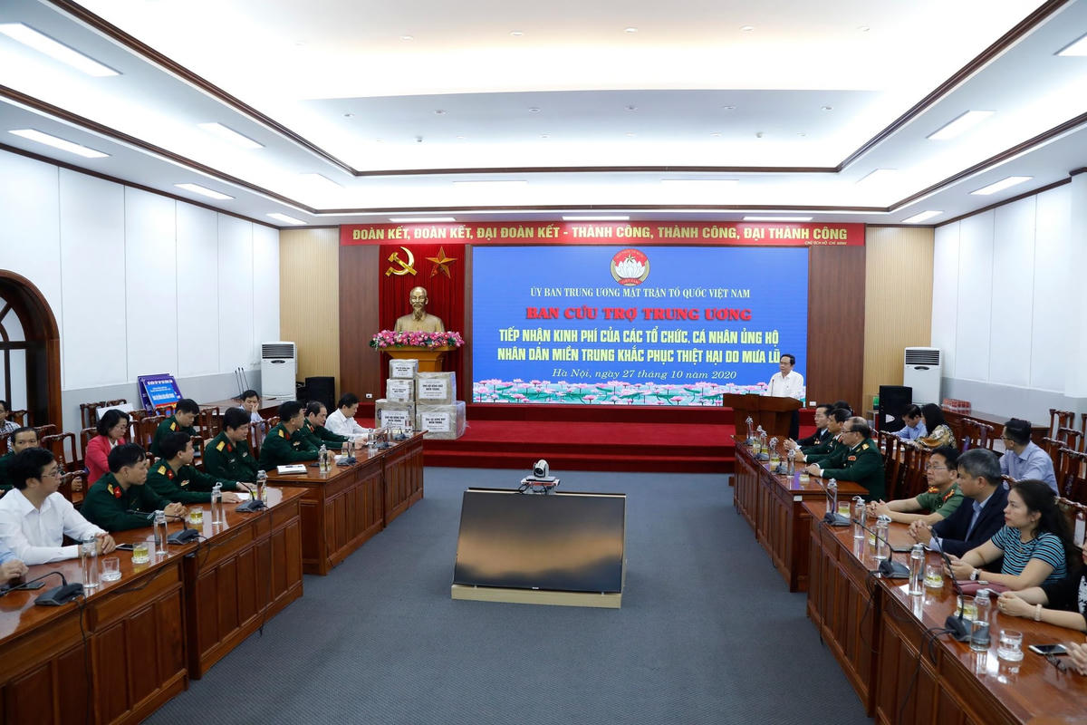 Quang cảnh buổi tiếp nhận. Ảnh: Quang Vinh.