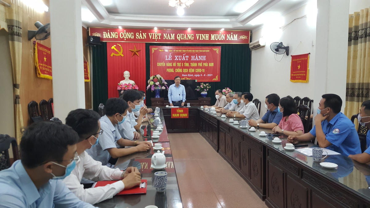 Bí thư Tỉnh ủy Nam Định Phạm Gia Túc phát biểu, chia sẻ tại Lễ xuất hành.