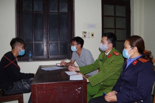 Trần Mạnh Hùng tại  cơ quan Công an.