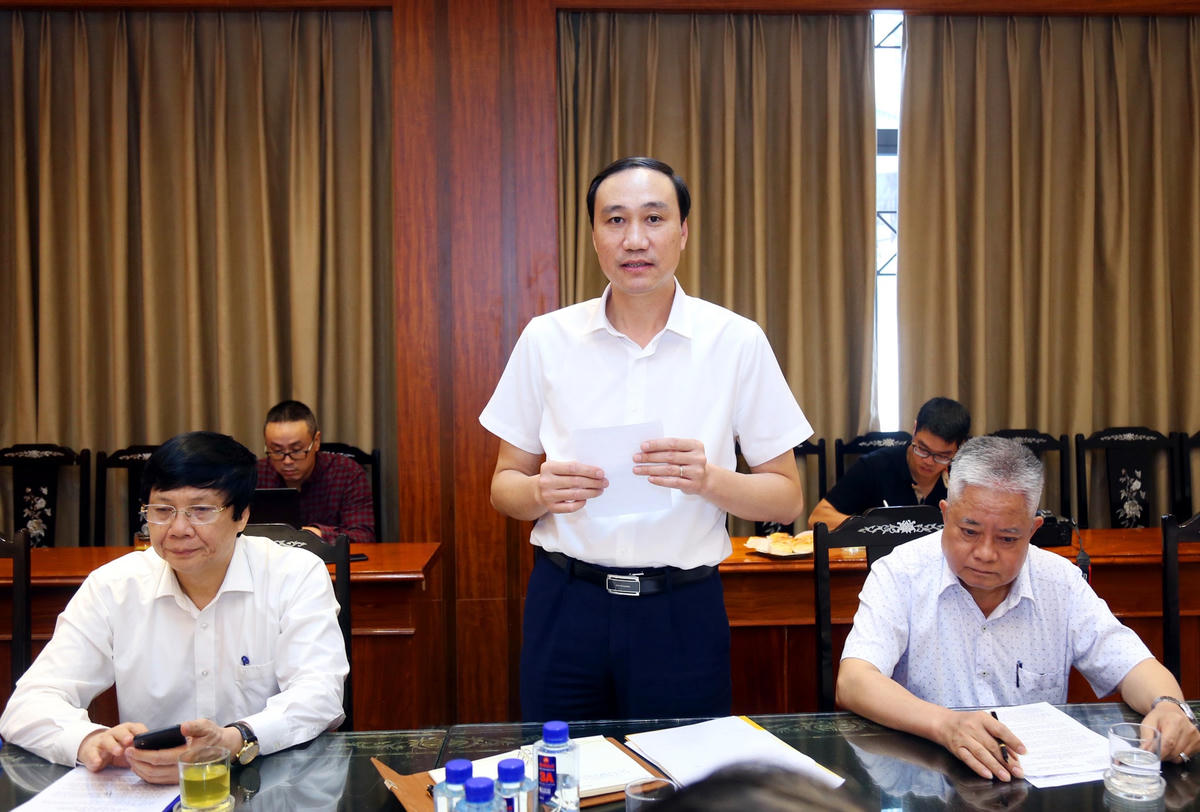 Phó Chủ tịch Phùng Khánh Tài phát biểu tại cuộc họp. Ảnh: Kỳ Anh.