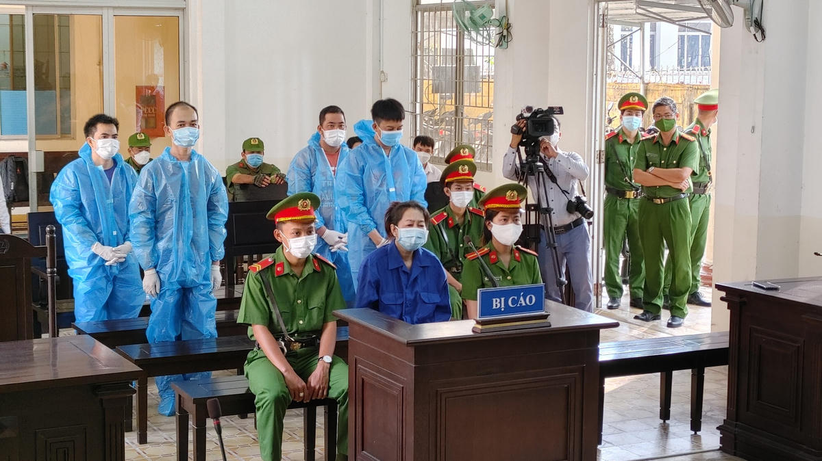 Quang cảnh tại phiên tòa. (Ảnh: Túc).