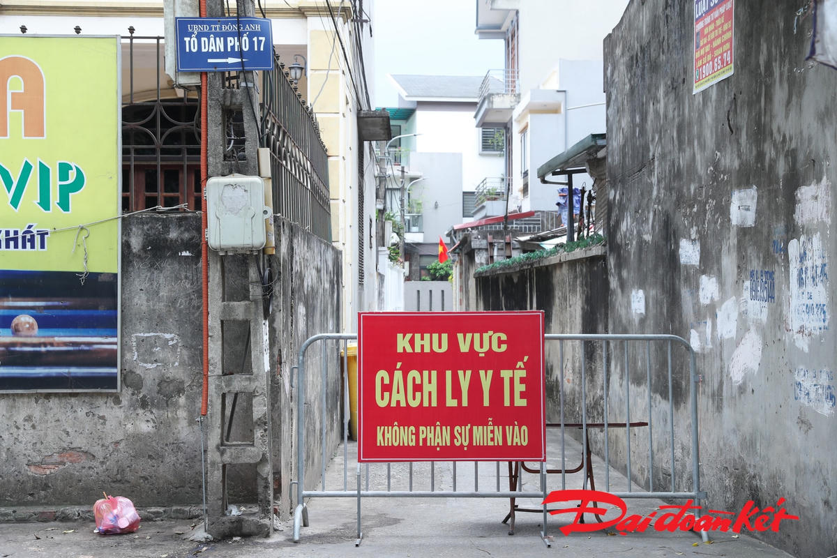 Khu vực ngõ nơi sinh sống của gia đình ca mắc Covid-19 mới tại Đông Anh, Hà Nội. Ảnh: Quang Vinh.