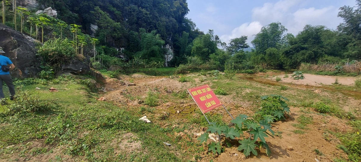 Tính đến nay, tại địa phương này đã có hàng chục điểm sụt lún không rõ nguyên nhân.