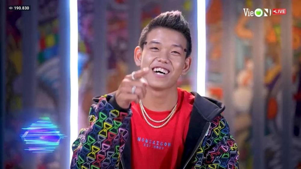 Thí sinh Night - T về với Team Wowy.