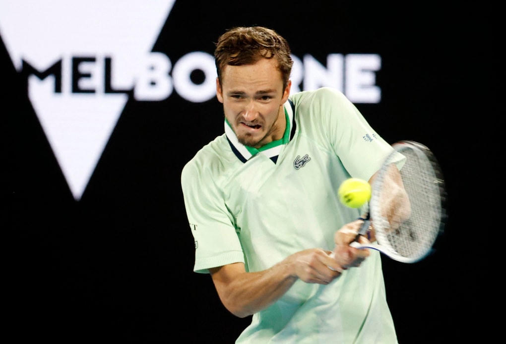 Medvedev từng thua Rafael Nadal ở chung kết Mỹ Mở rộng 2019, trận đấu dài năm set. Ảnh: AP