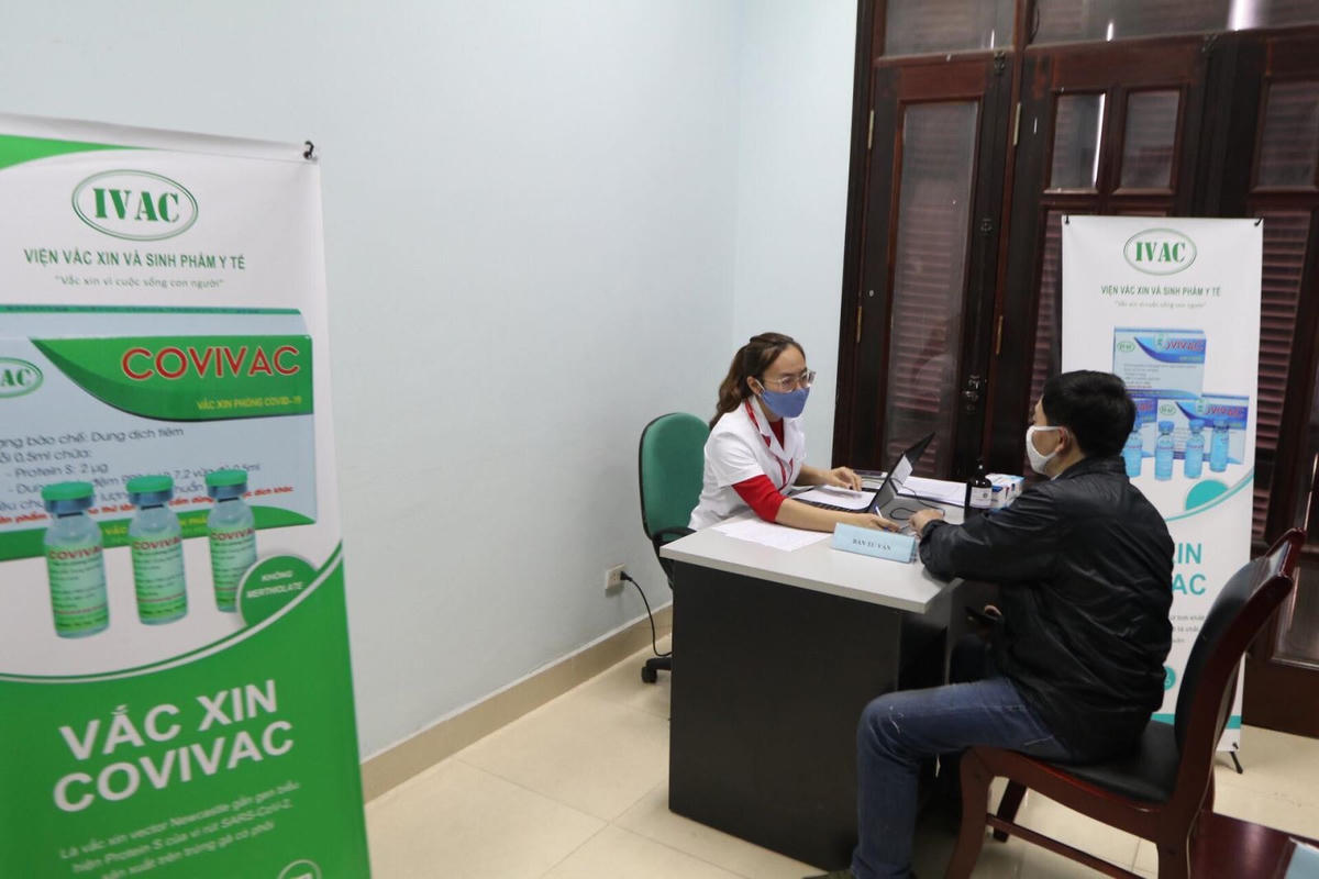 Tình nguyện viên đăng ký tiêm thử nghiệm vaccine COVIVAC.