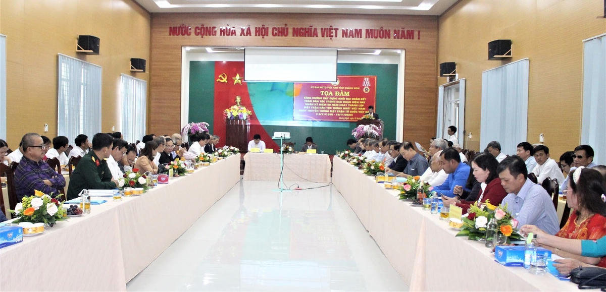 Quang cảnh buổi tọa đàm tại MTTQ Việt Nam tỉnh Quảng Ngãi.