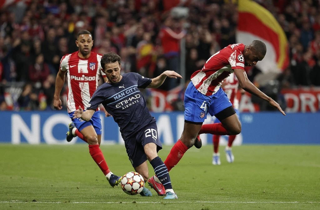 Man City kiểm soát thế trận trong hiệp đấu đầu tiên (Ảnh: Getty).