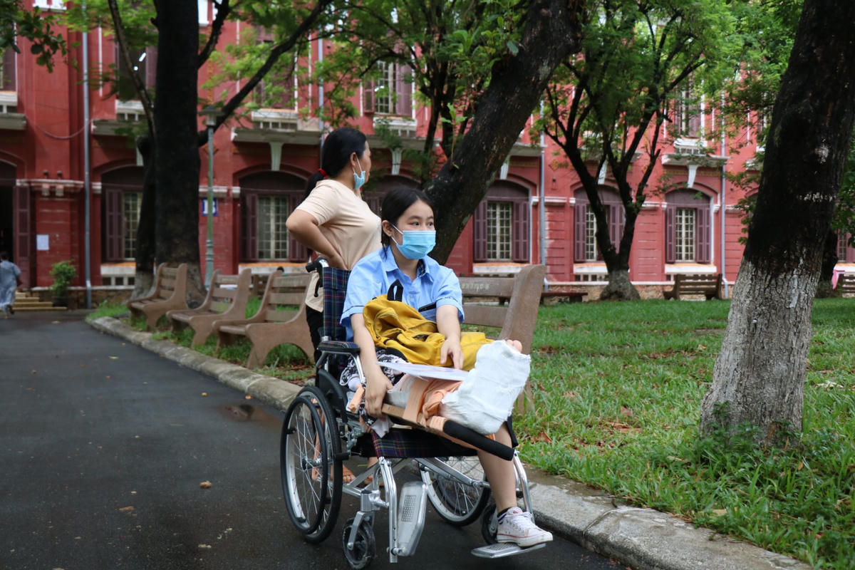 Thí sinh Nguyễn Hoàng Oanh tại buổi làm thủ tục dự thi THPT quốc gia vào chiều 6/7.