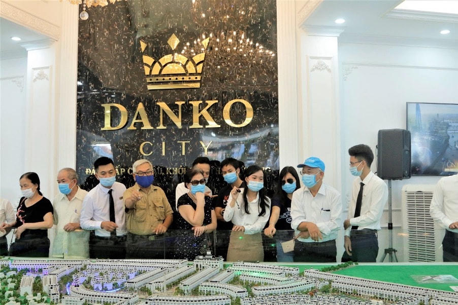 Không còn e ngại tháng Ngâu, nhiều khách hàng vẫn quan tâm tìm hiểu các dự án BĐS tiềm năng.