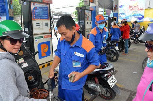 Bộ Công thương chỉ đạo kiểm tra giá vật tư thiết bị y tế, xăng dầu và hàng tiêu dùng