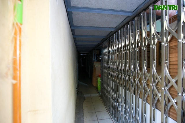 Đất trong ngõ được chia thành nhiều mảnh nhỏ khác nhau, kết cấu không đồng bộ. Phần lớn nhà dân ở đây đều có diện tích rất nhỏ.  