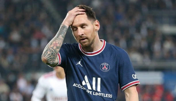 Messi dính chấn thương và chưa chắc thời gian có thể tiếp tục thi đấu.