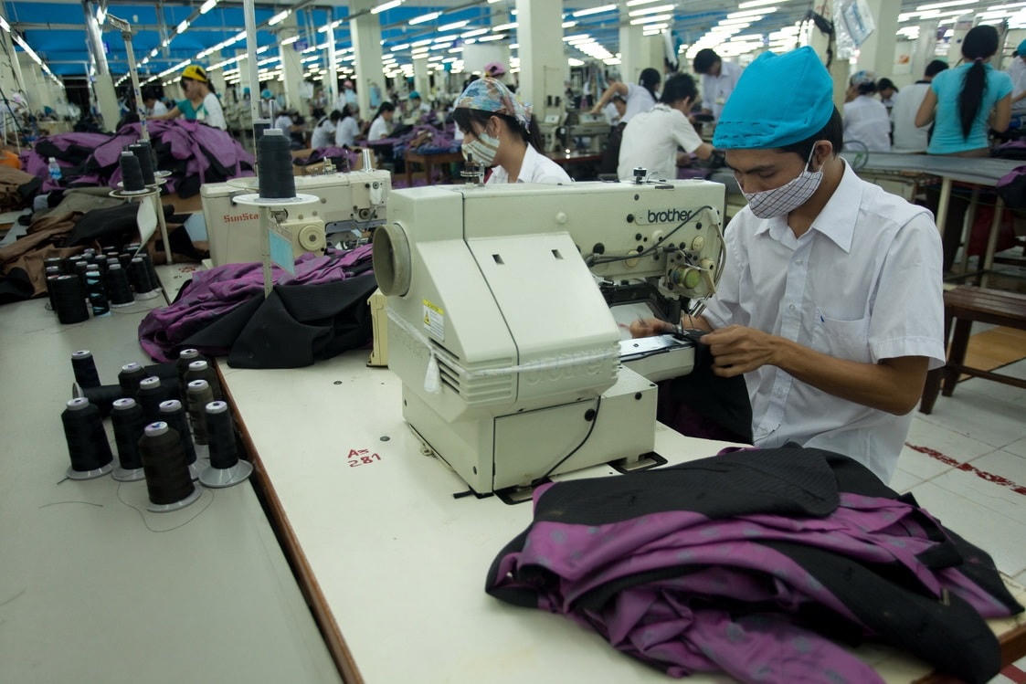 Nhiều doanh nghiệp lo thiếu lao động khi tái sản xuất.
