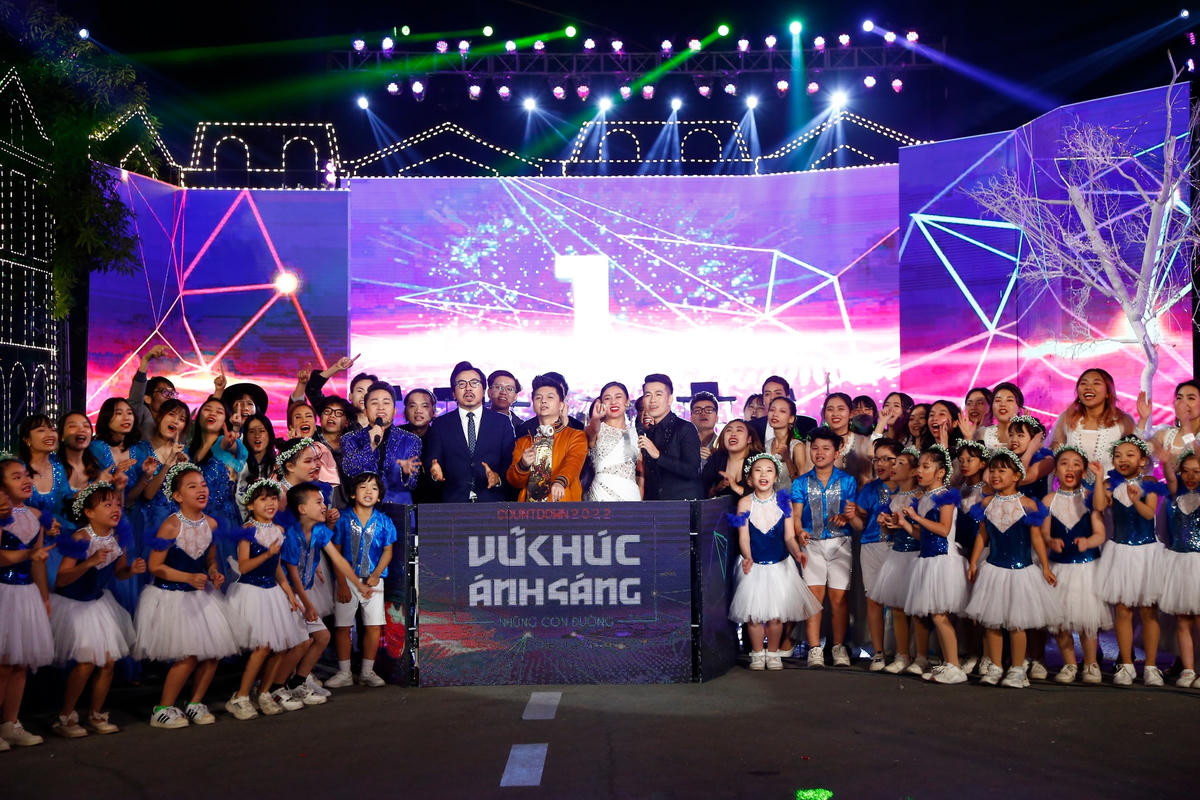 Đếm ngược chào đón năm mới 2022.
