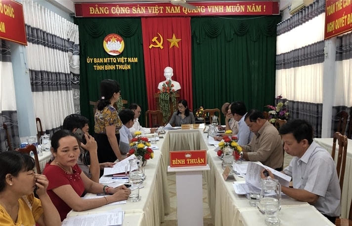 Quang cảnh hội nghị tiếp xúc cử tri . 