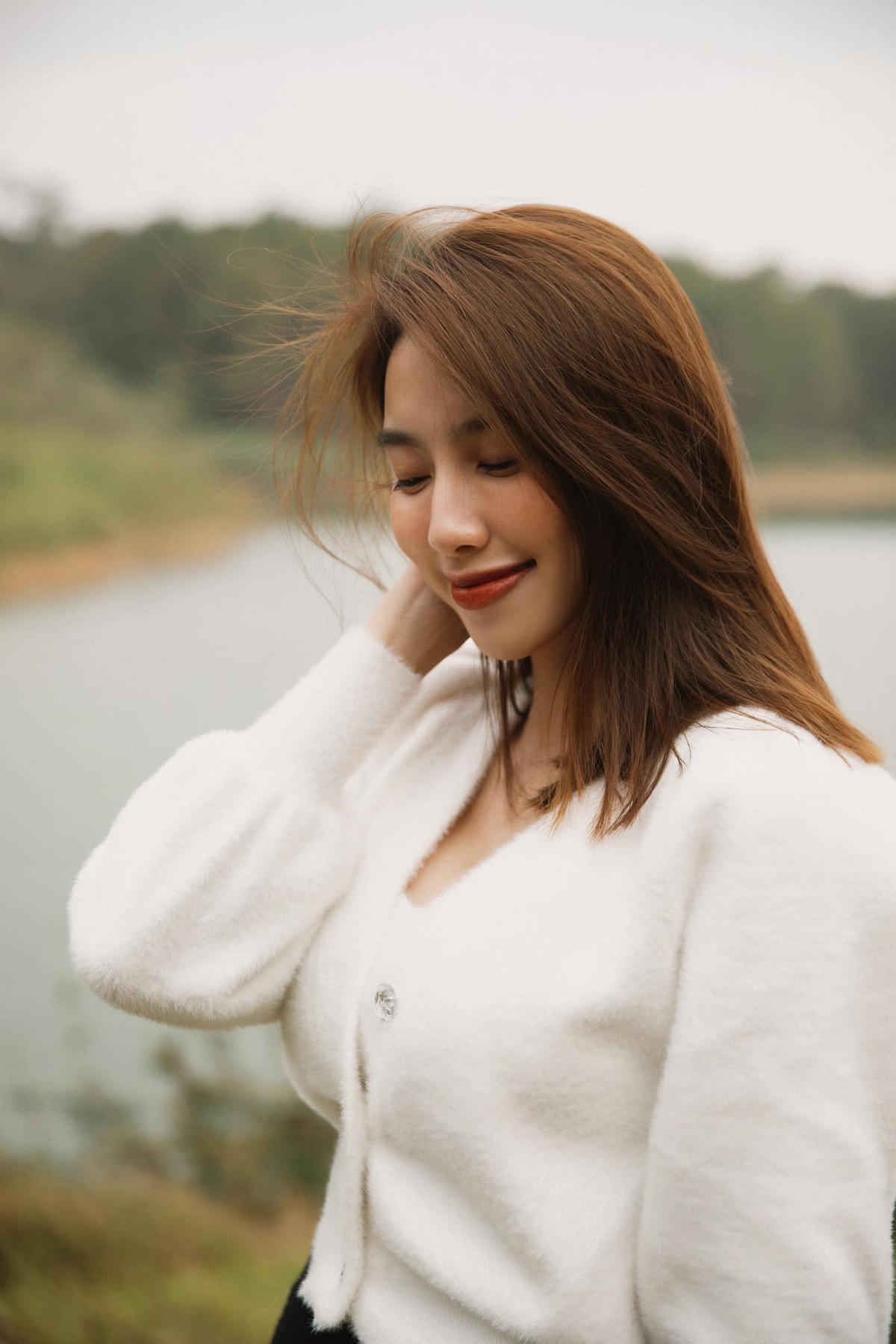 Ẩn đằng sau nụ cười tươi rói, từ nhỏ Thùy Tiên đã chịu nhiều thiệt thòi so với bạn bè cùng trang lứa. 