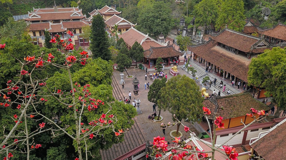 [ẢNH] Chùa Hương vào hội