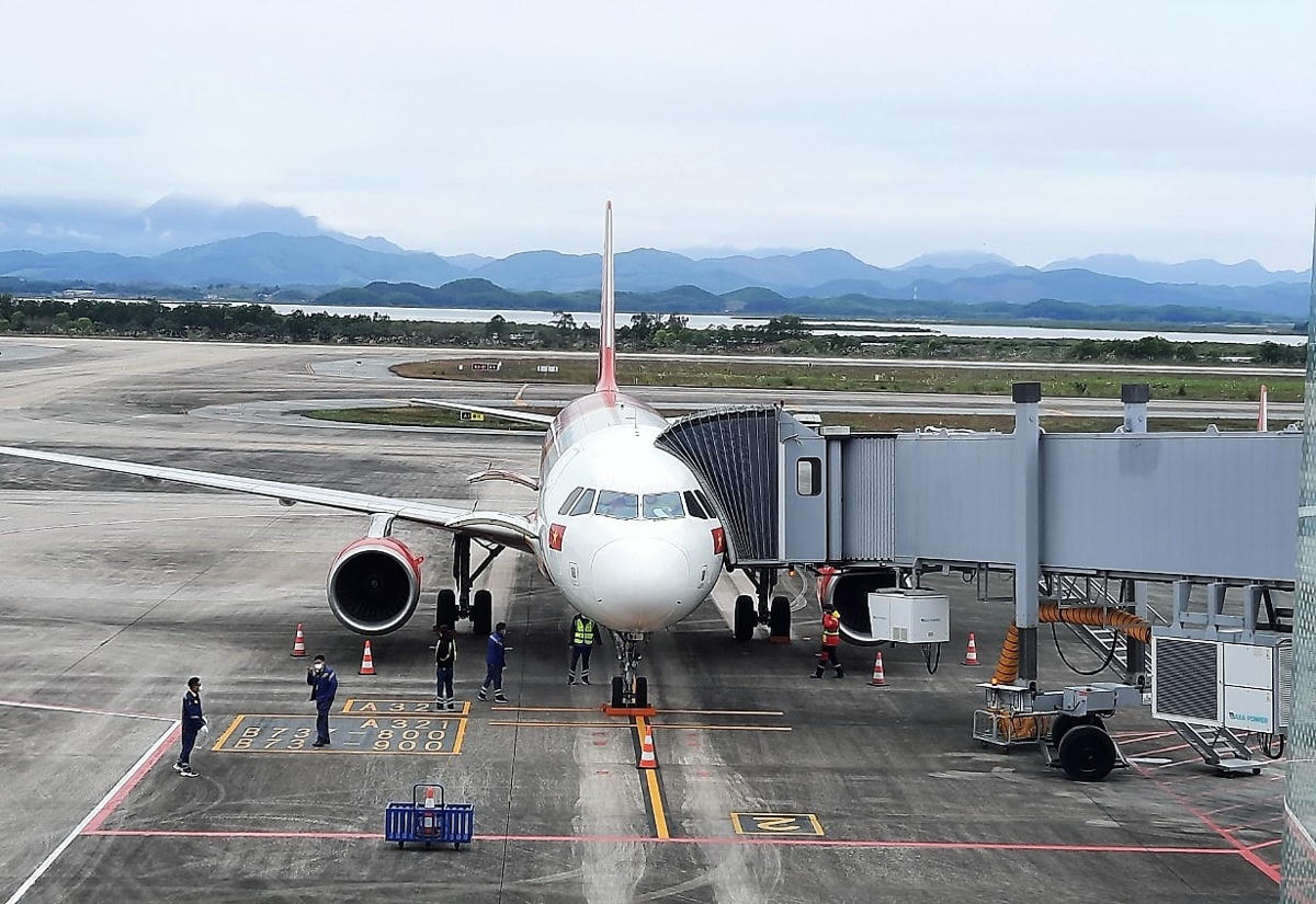 Chuyến bay mang số hiệu VJ230 thuộc hãng hàng không VietJet Air "xông đất" Quảng Ninh.