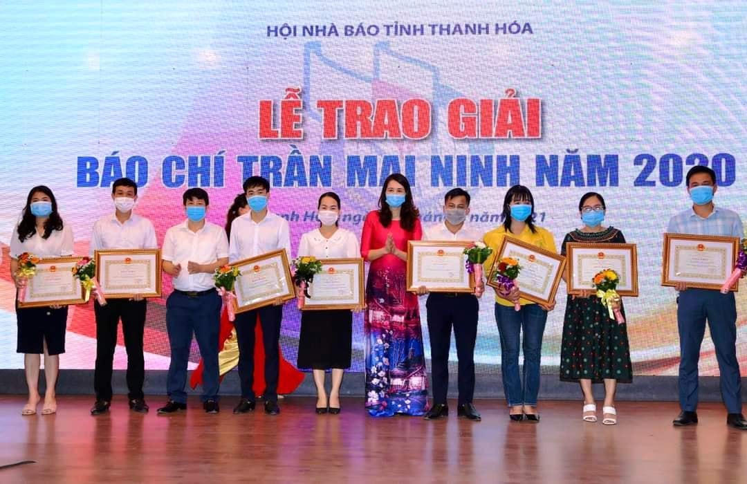 Các tác giả được trao giải Khuyến khích, Giải báo chí Trần Mai Ninh 2020.