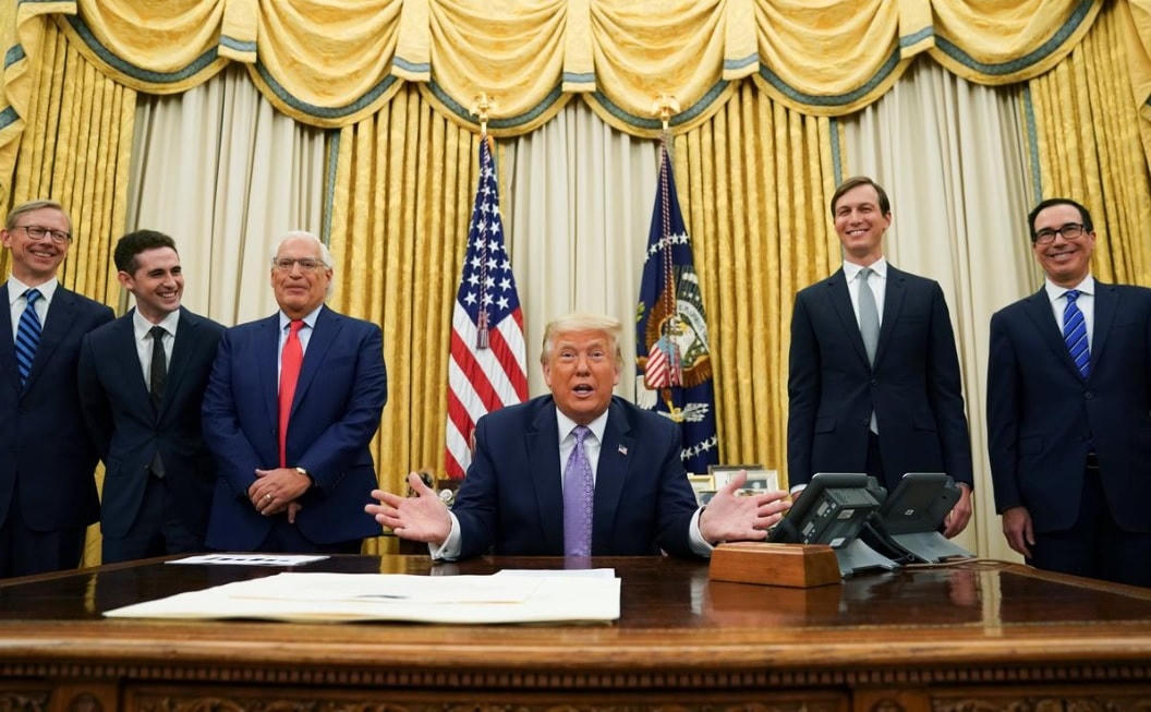 Tổng thống Mỹ Donald Trump thông báo Israel và UAE đạt thỏa thuận đột phá. (Nguồn: Reuters).