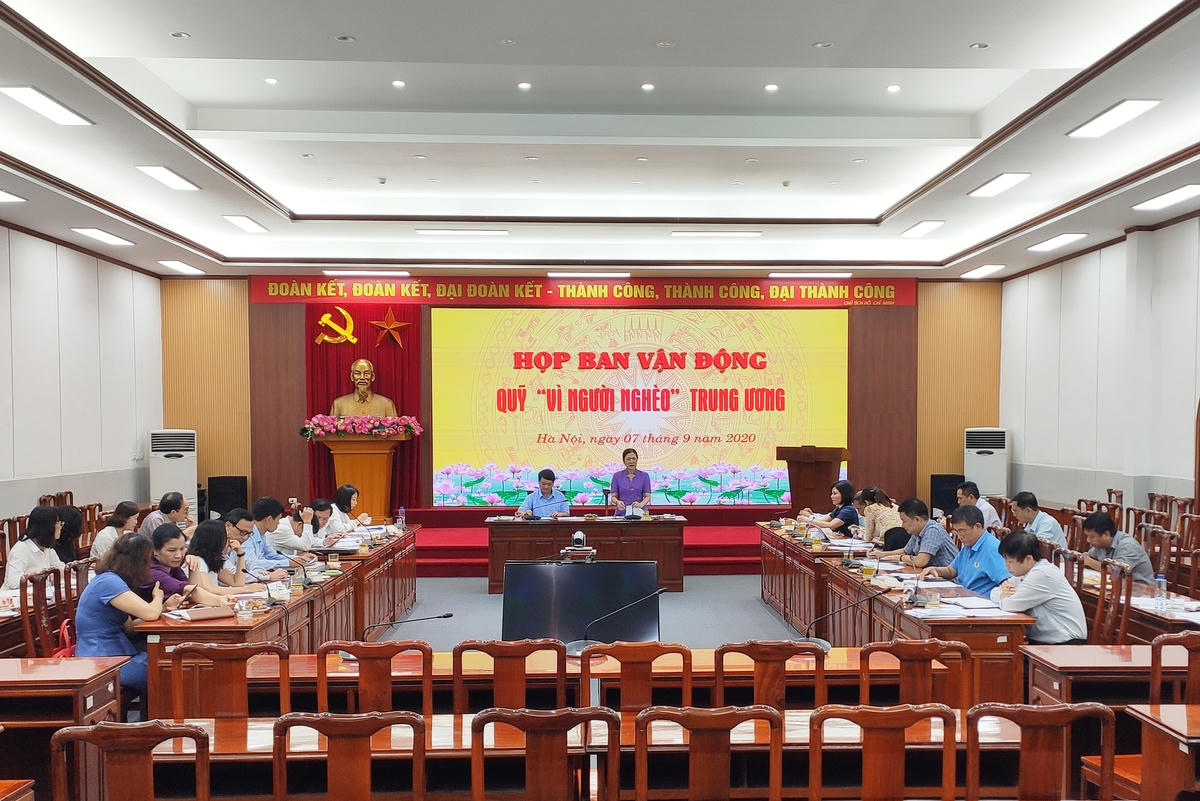 Quang cảnh cuộc họp.