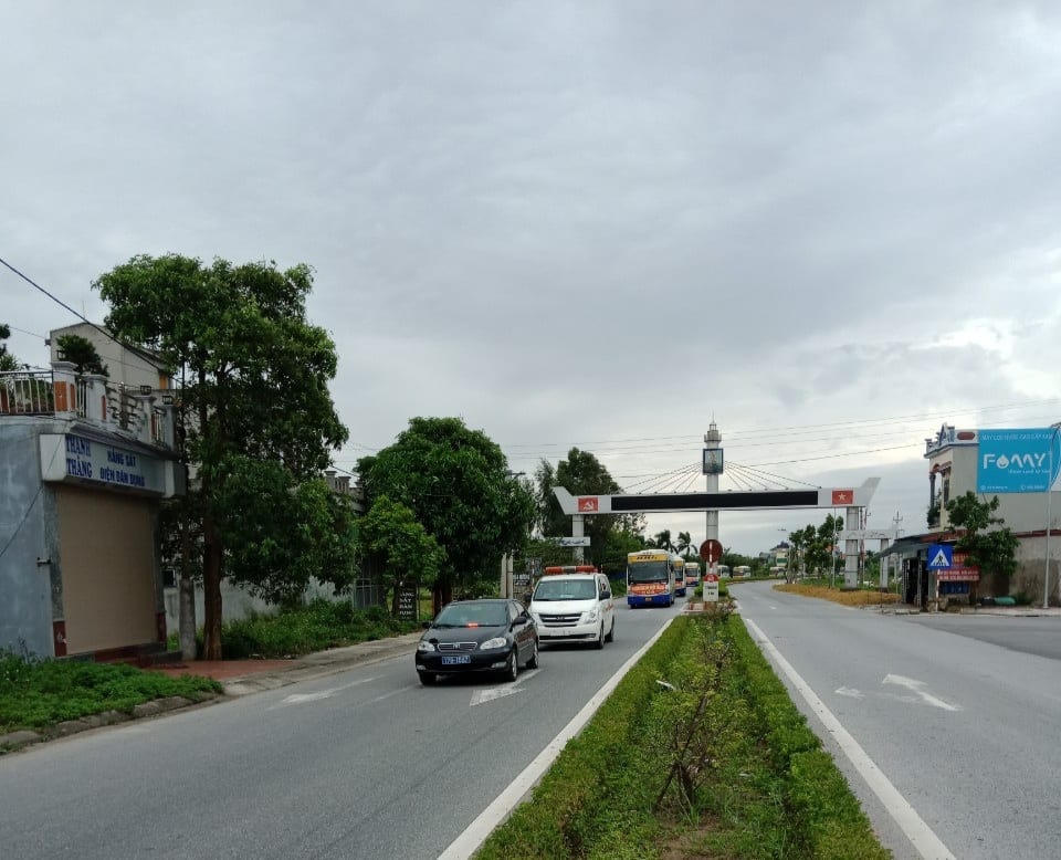 [ẢNH] 500 người Thái Bình nghẹn ngào chạm ‘bến quê hương’