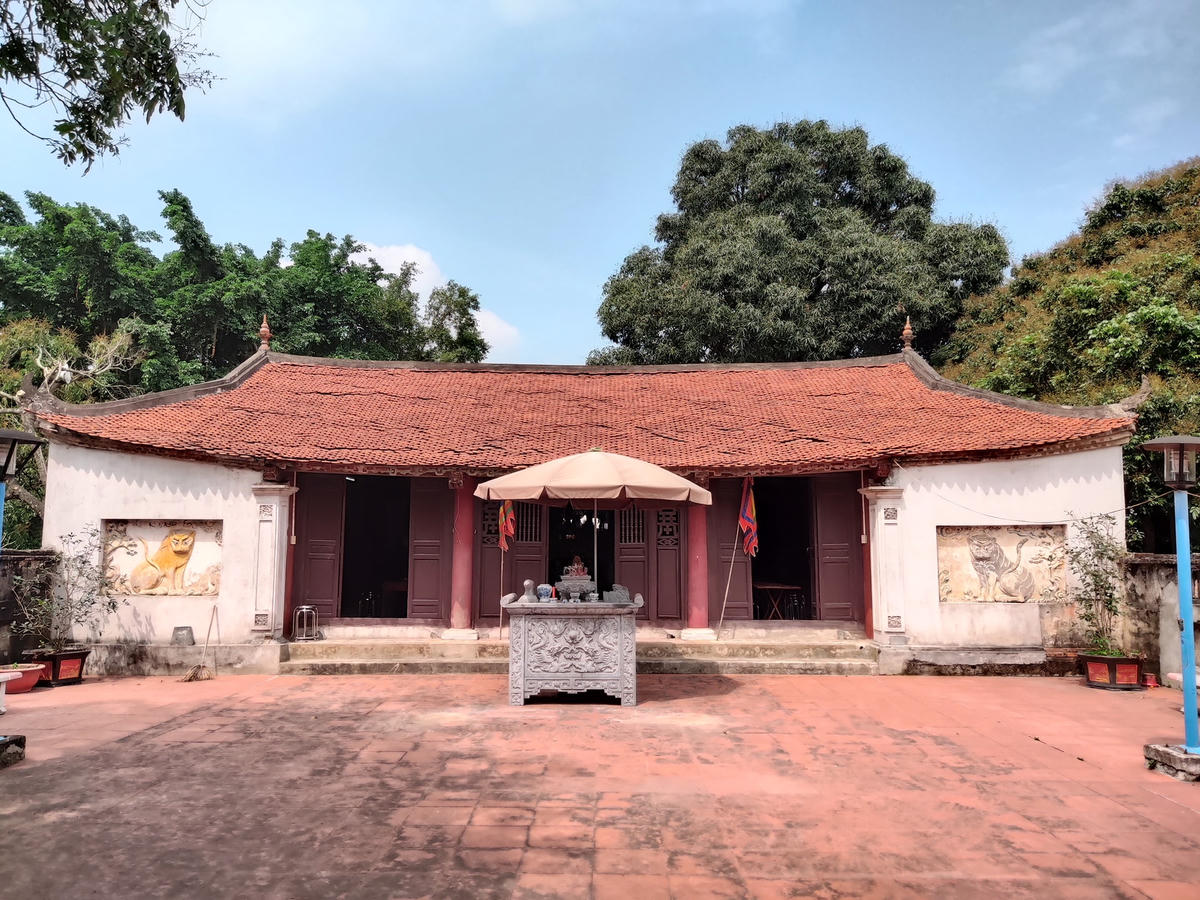 Đền thờ Đỗ (Trần) Khắc Chung.