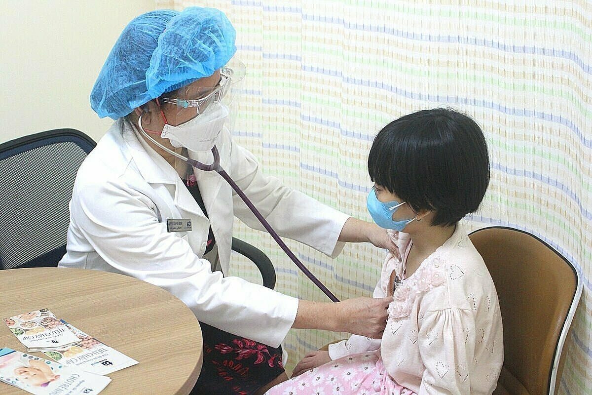 Thăm khám hậu Covid-19 cho trẻ em.